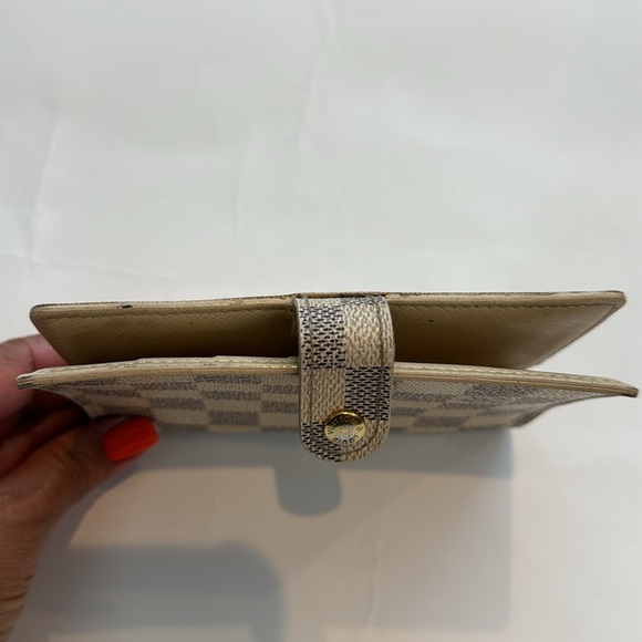 Louis Vuitton Authentic Damier Azur Pre Owned Agenda/ Passport holder. - Picture 6 of 12